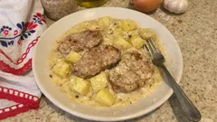 Kotlety na šlehačce z jednoho pekáče: šťavnaté maso a krémové brambory