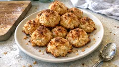 Skořicové kokosky z bílků: jednoduché vánoční cukroví, které drží tvar