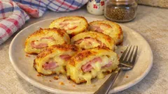 Bramborová roláda se sýrem a šunkou z jednoho plechu – večeře, která drží tvar