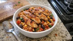 Pikantní mexická směs s kuřecím a fazolemi: rychlá večeře z jedné pánve