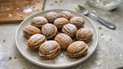 Plněné ořechy s ořechovým krémem – křehké vánoční cukroví, co se rozleží do měkka