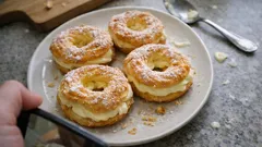 Domácí věnečky s vanilkovým krémem: odpalované těsto, které se vždycky povede