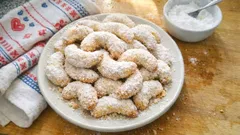 Vanilkové rohlíčky, které se nelámou: křehké těsto a obalování tak akorát vlažné