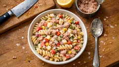 Tuňákový těstovinový salát do krabičky: svěží, sytý a hotový za chvíli