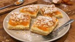 Meruňkové řezy z listového těsta s vanilkovým pudinkem – rychlý moučník na plech