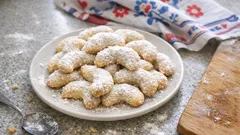 Vanilkové rohlíčky s vlašskými ořechy: křehké díky škrobu a krásně drží tvar