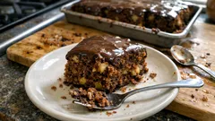 Jablečný perník z plechu s čokoládovou polevou – vláčný i druhý den