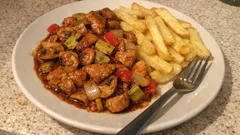 Minutková pikantní kuřecí směs z pánve: šťavnaté kuře, žampiony a křupavá zelenina