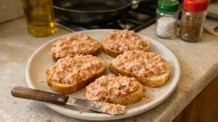 Domácí párková pomazánka na chlebíčky: hotová za pár minut