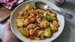 Kuřecí prsa v pečicím sáčku s bramborami a jablkem: šťavnatá večeře bez nádobí