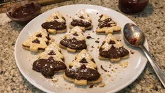 Vánoční linecké stromečky s marmeládou a čokoládou: křehké a krásně drží tvar